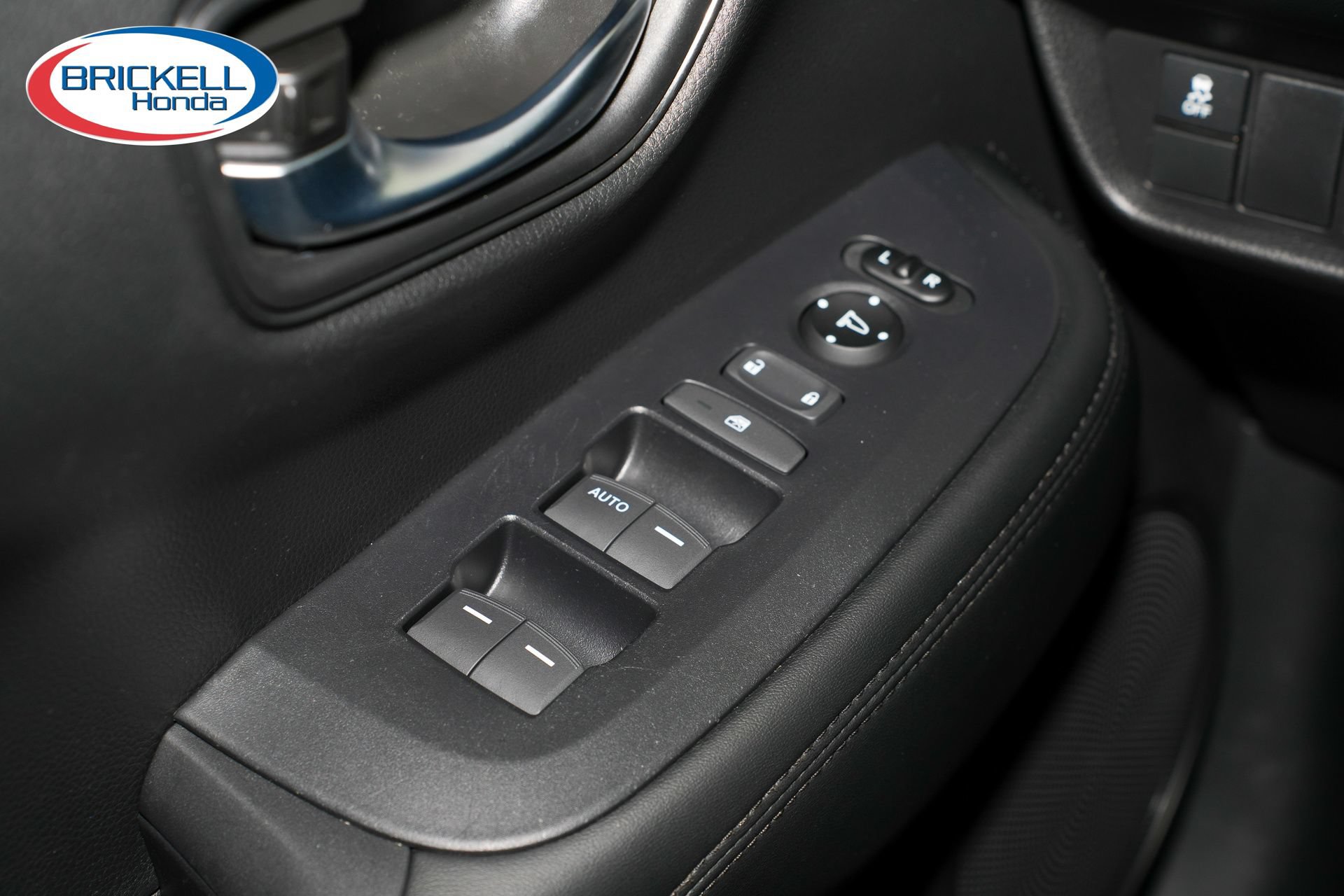 Certified 2024 Honda HR-V LX image 30