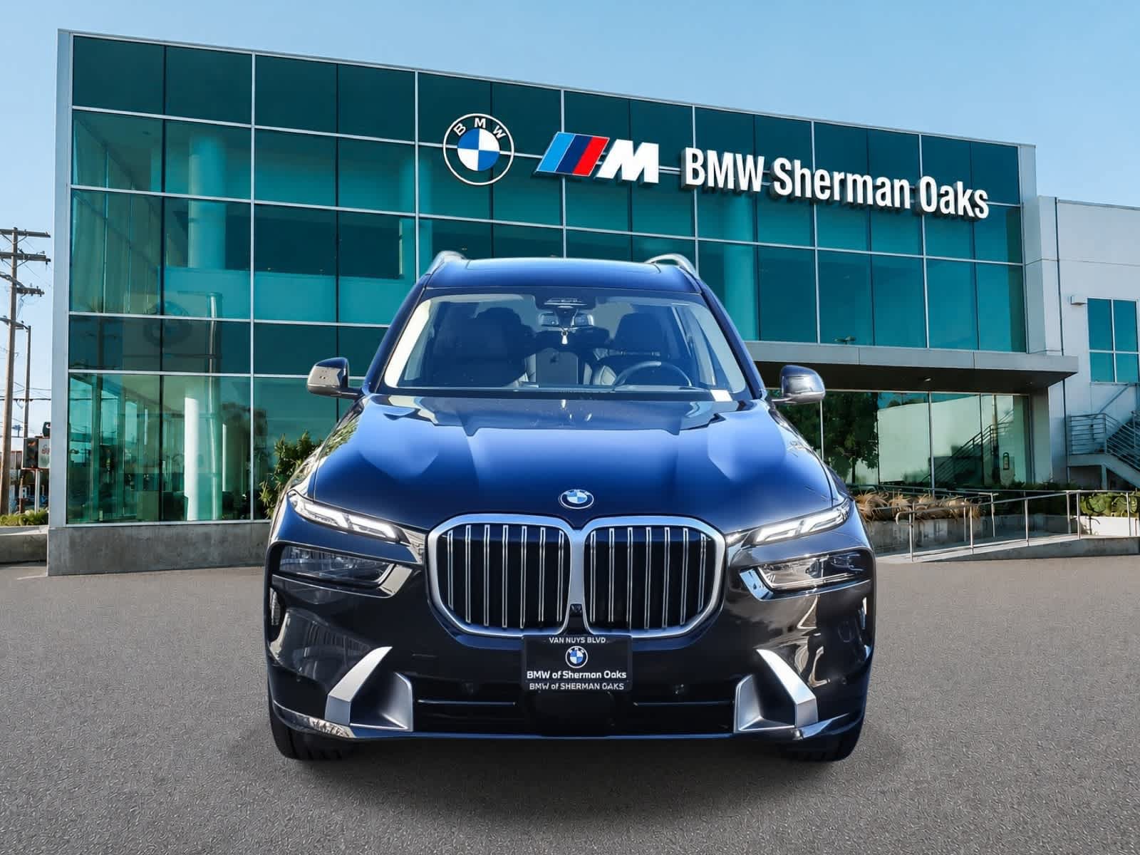 Used 2027 BMW X7 xDrive40i AWD/4WD image 4