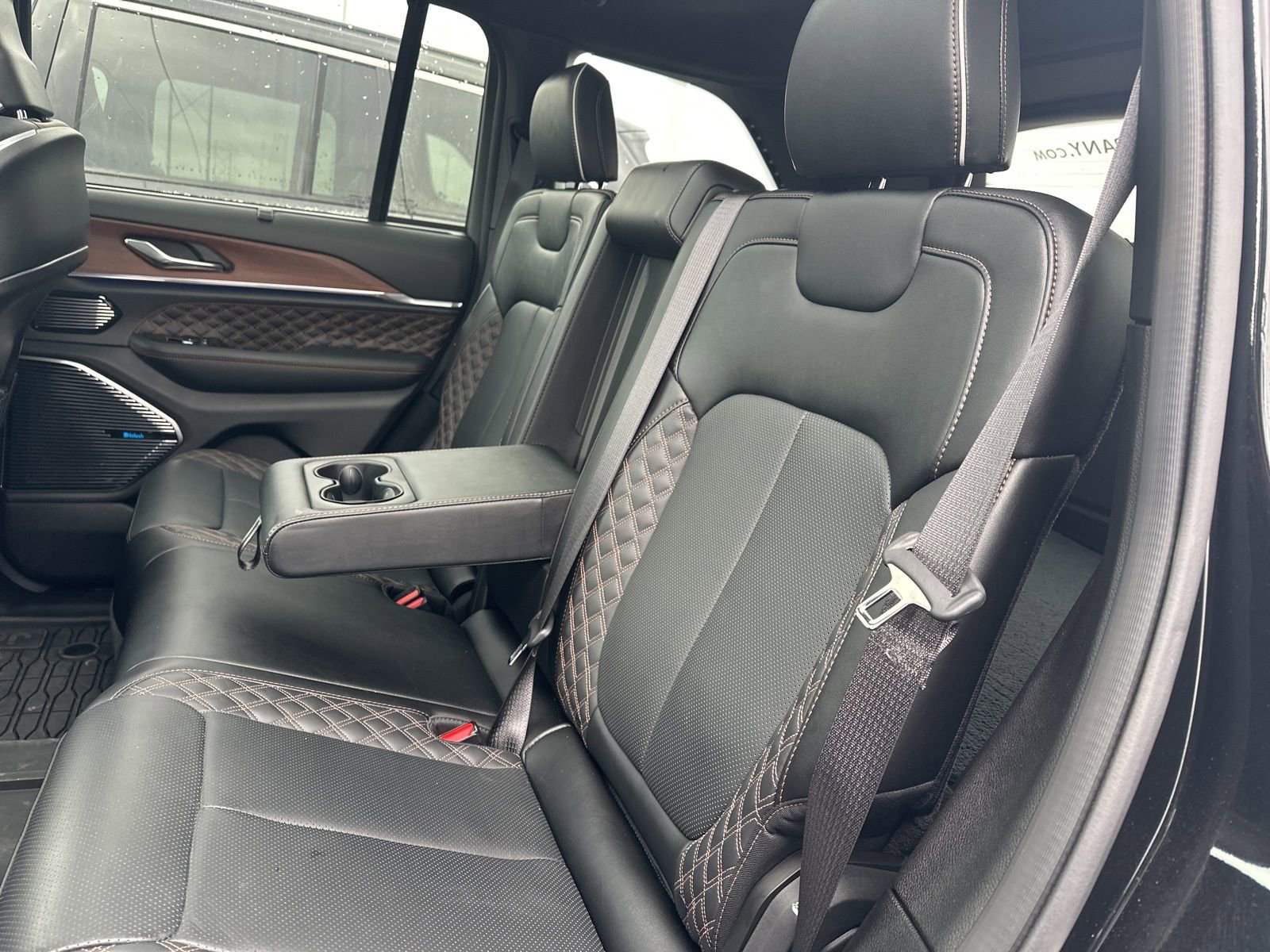 Used 2024 Jeep Grand Cherokee Summit w/ Luxury Tech Group V image 21