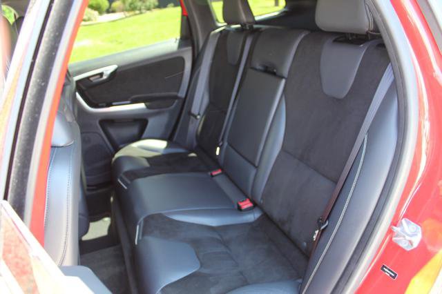 Used 2015 Volvo XC60 T6 R-Design Platinum AWD/4WD image 25