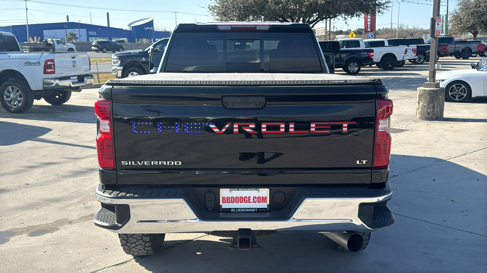 Used 2023 Chevrolet Silverado 2500 LT w/ Convenience Package image 6