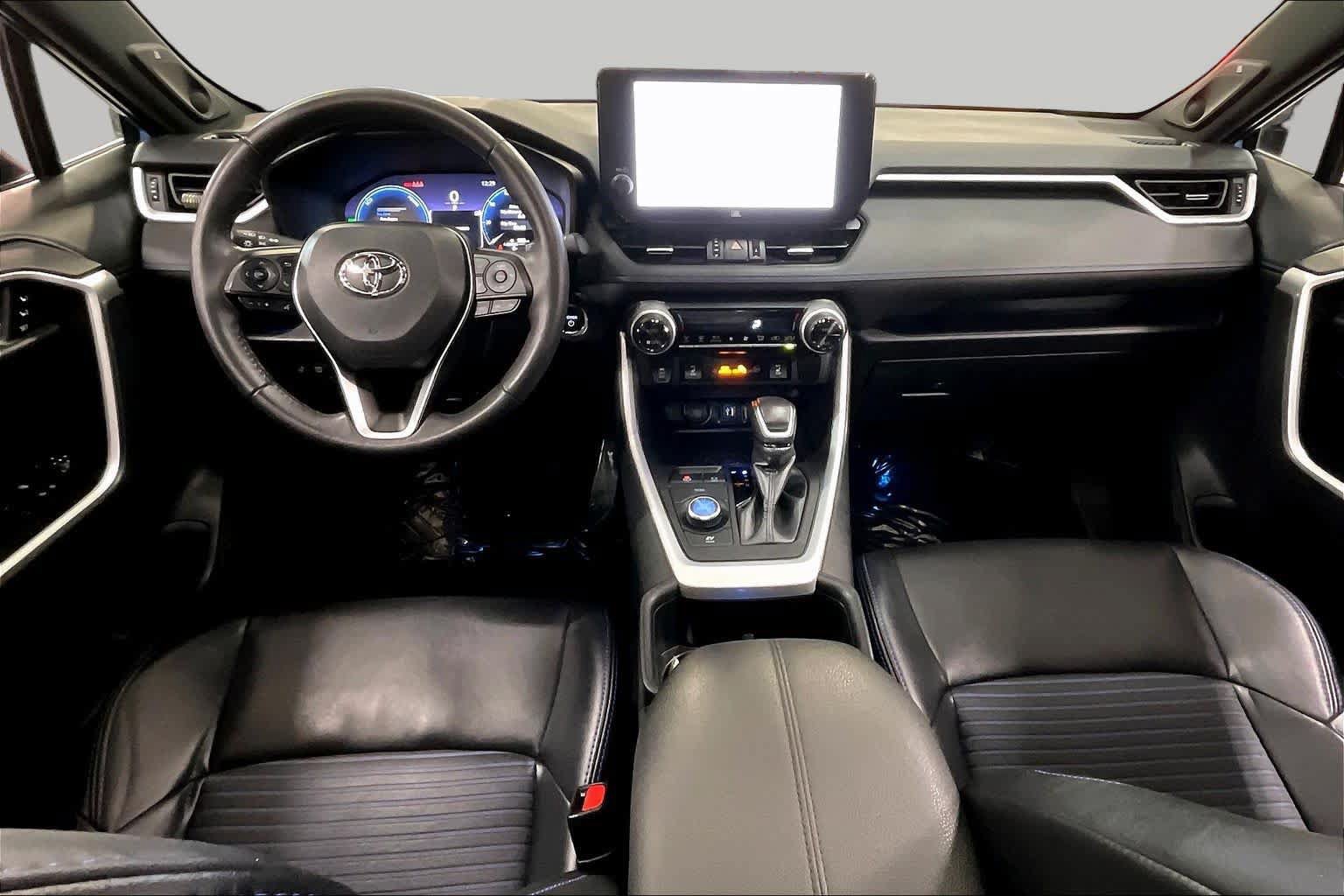 Used 2023 Toyota RAV4 XSE AWD/4WD image 16