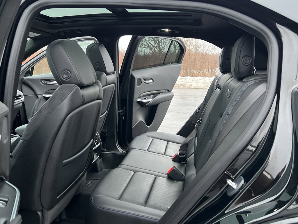 Used 2024 Cadillac XT4 Sport image 36