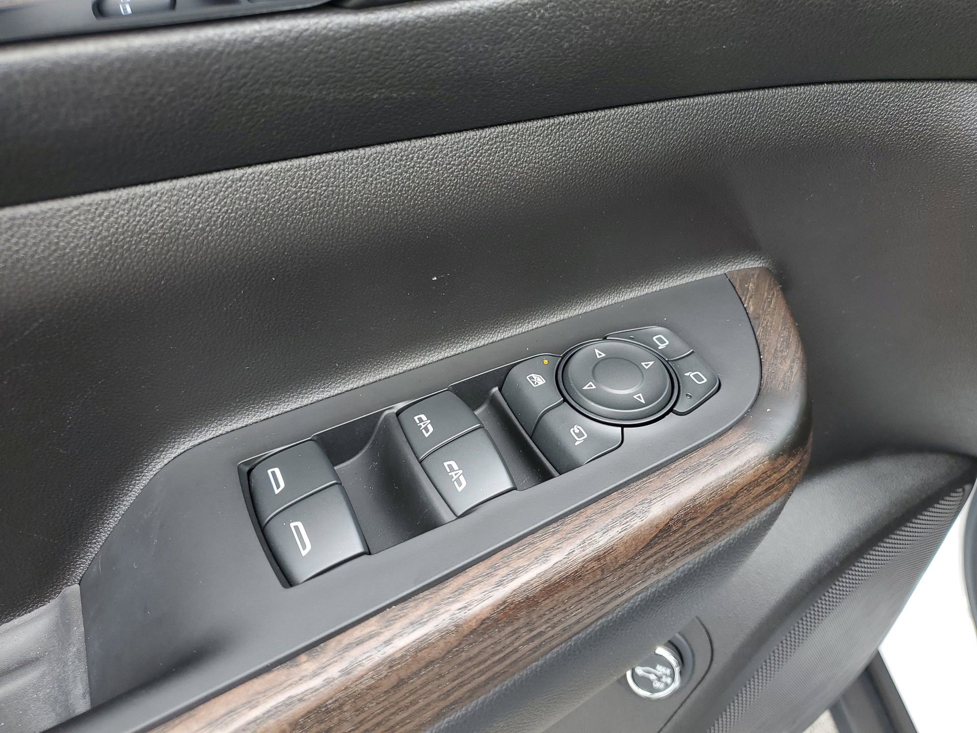 Used 2023 GMC Acadia Denali w/ Denali Technology Package image 21