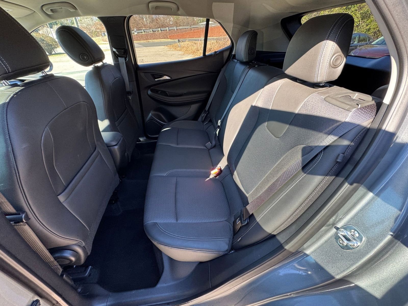 Used 2025 Buick Encore GX Preferred image 32