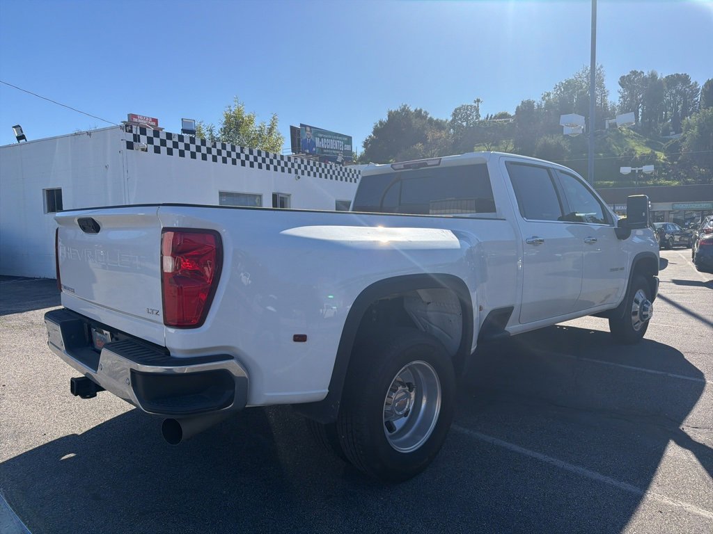 Used 2025 Chevrolet Silverado 3500 LTZ w/ LTZ Plus Package image 5