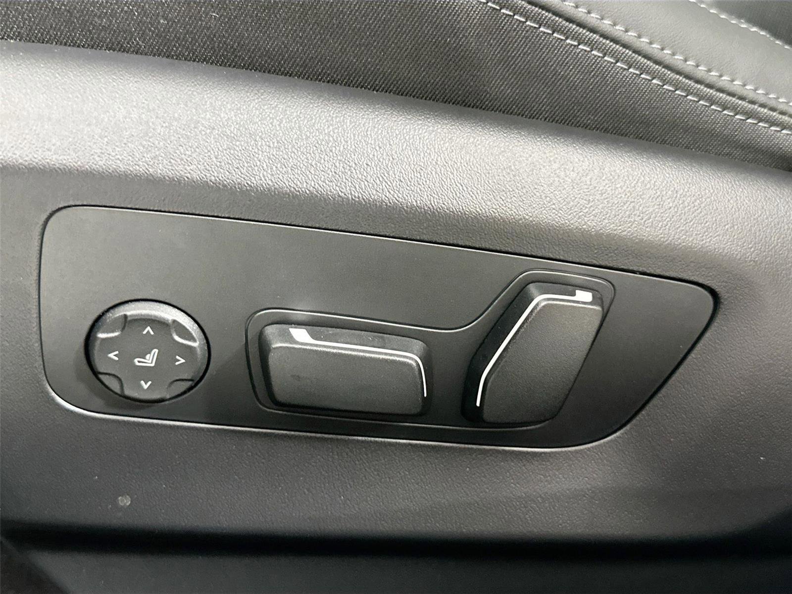 New 2026 BMW 530i xDrive w/ Premium Package image 19