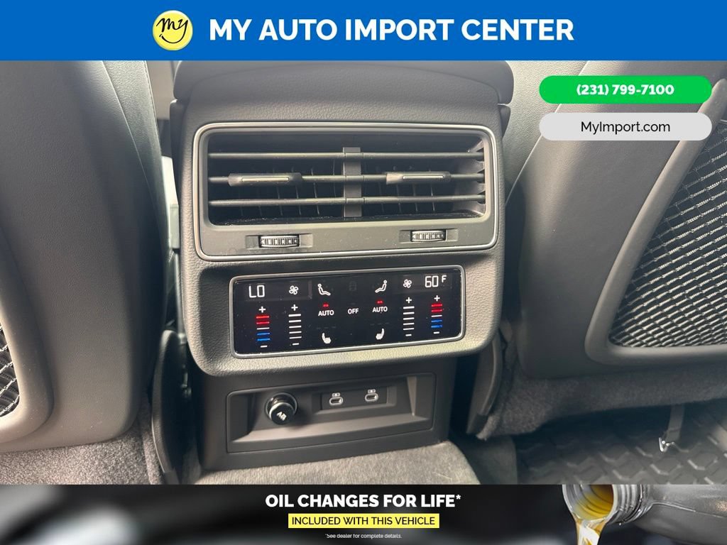 Used 2023 Audi Q8 Prestige AWD/4WD image 28