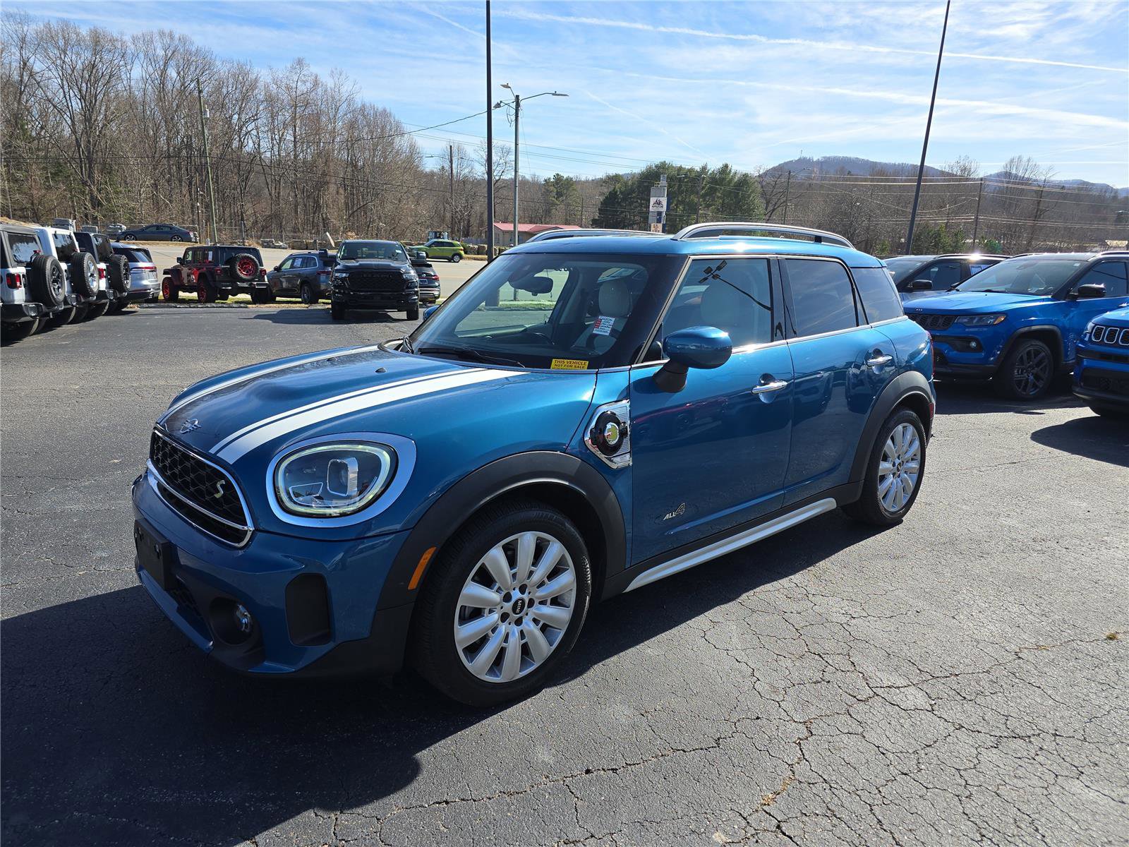 Used 2021 MINI Cooper Countryman SE w/ Premium Package image 8