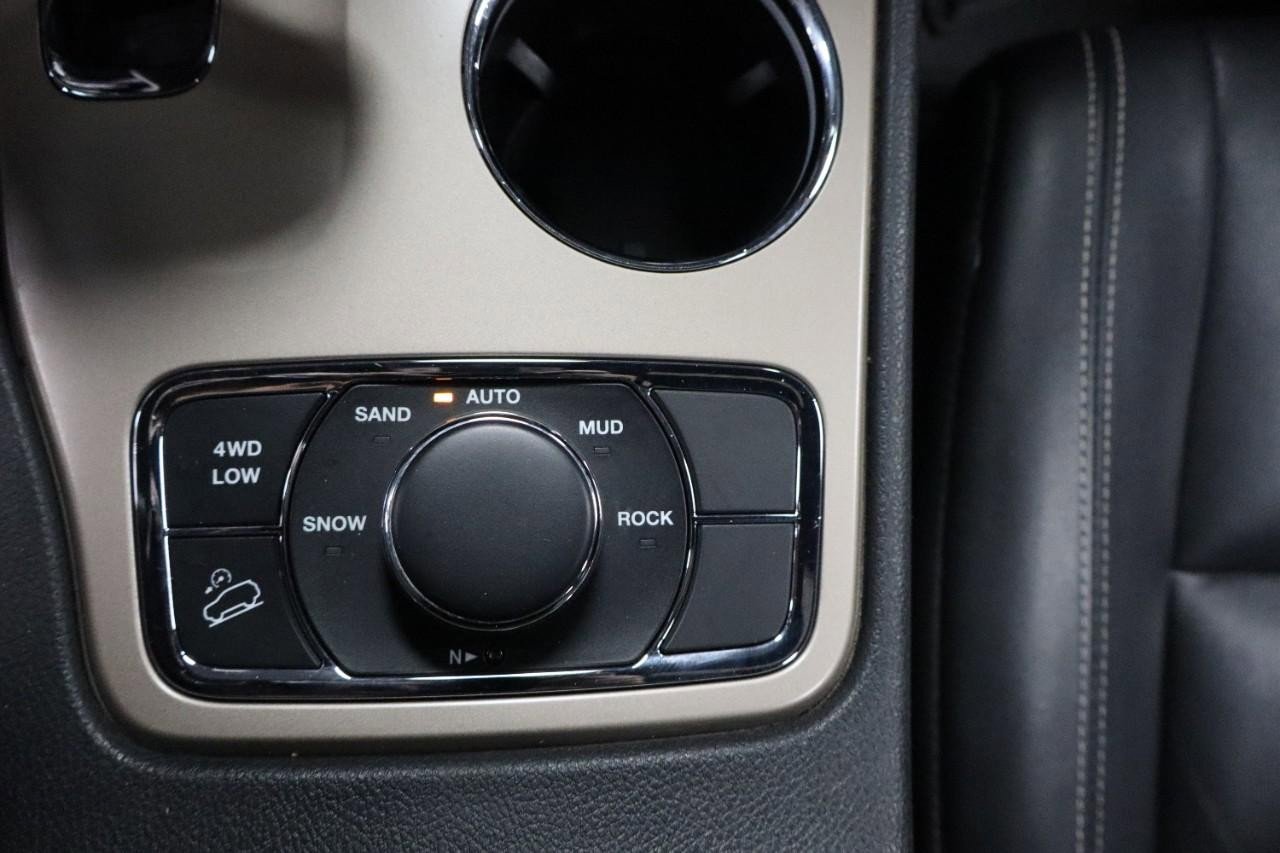 Used 2015 Jeep Grand Cherokee Limited AWD/4WD image 17
