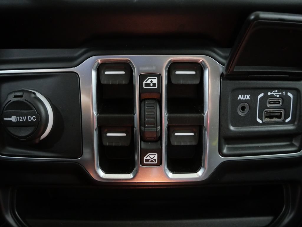 Used 2022 Jeep Wrangler Unlimited Sport AWD/4WD image 22