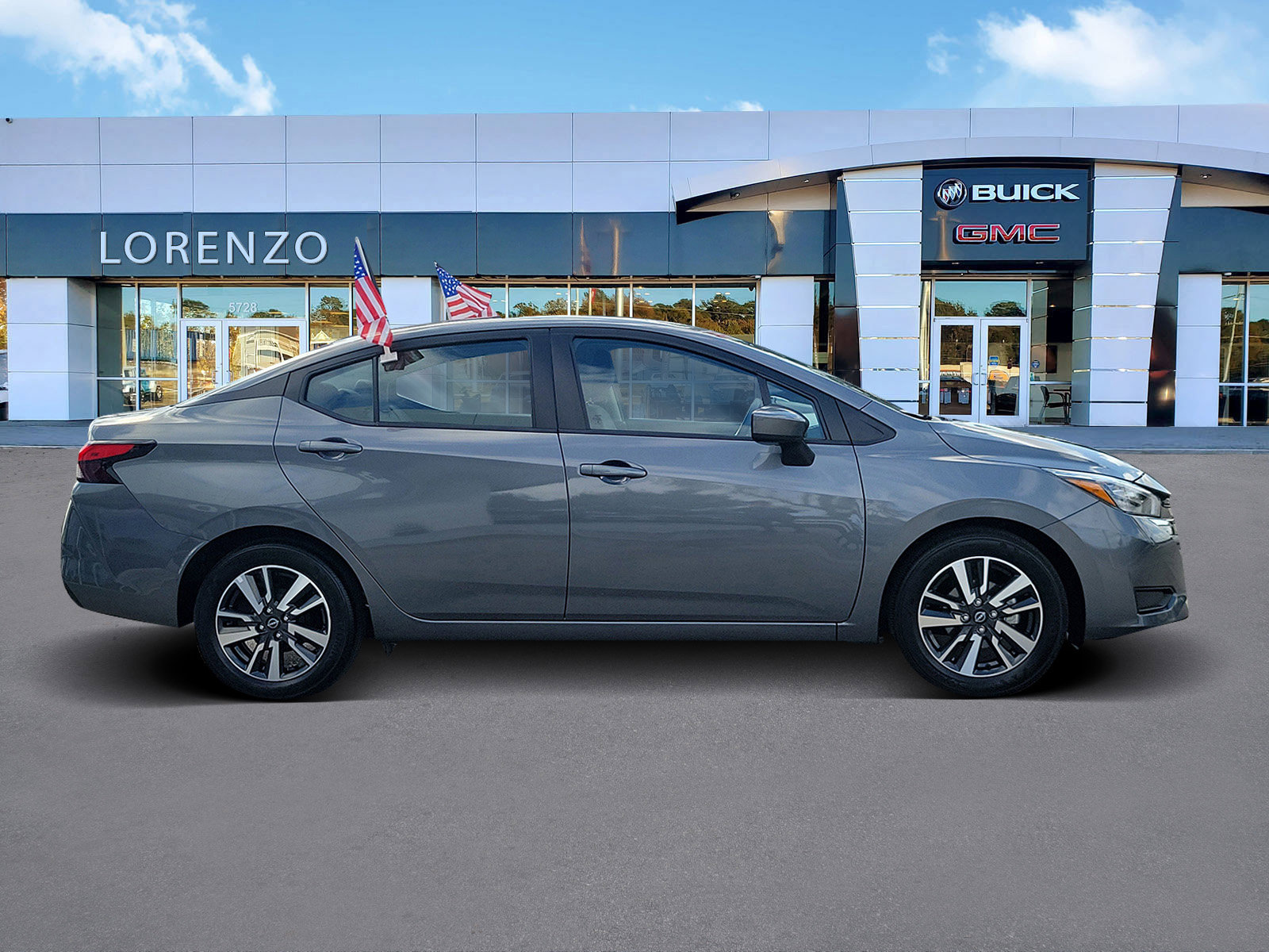 Used 2025 Nissan Versa SV image 4