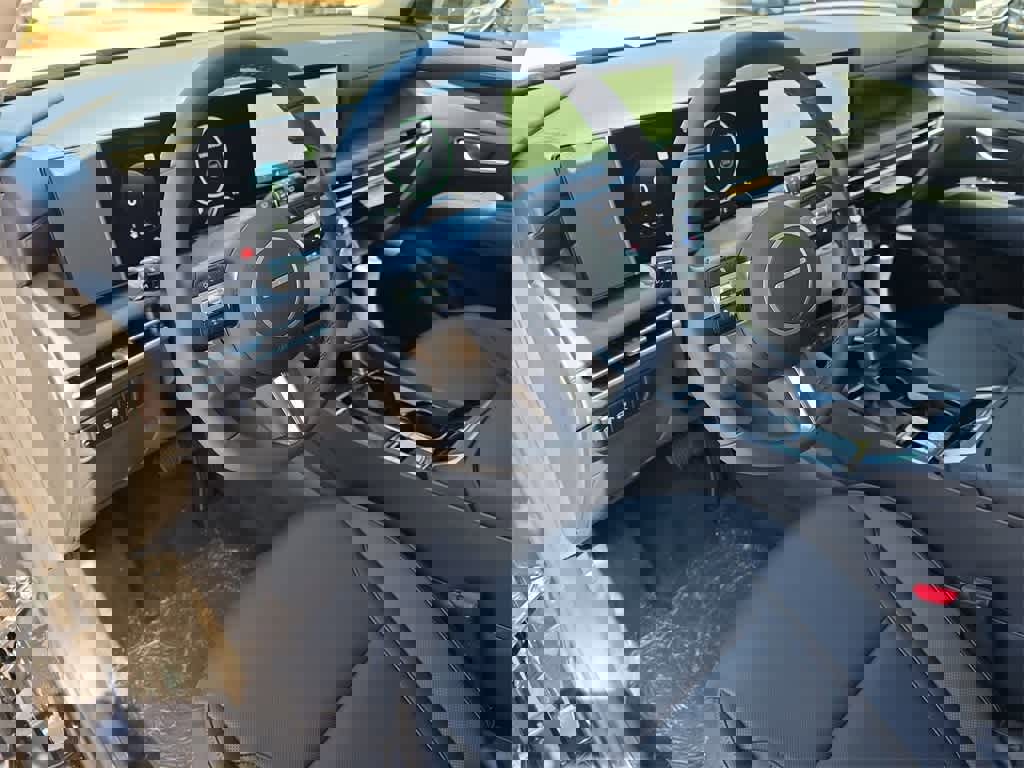 New 2025 Hyundai Tucson SEL image 2