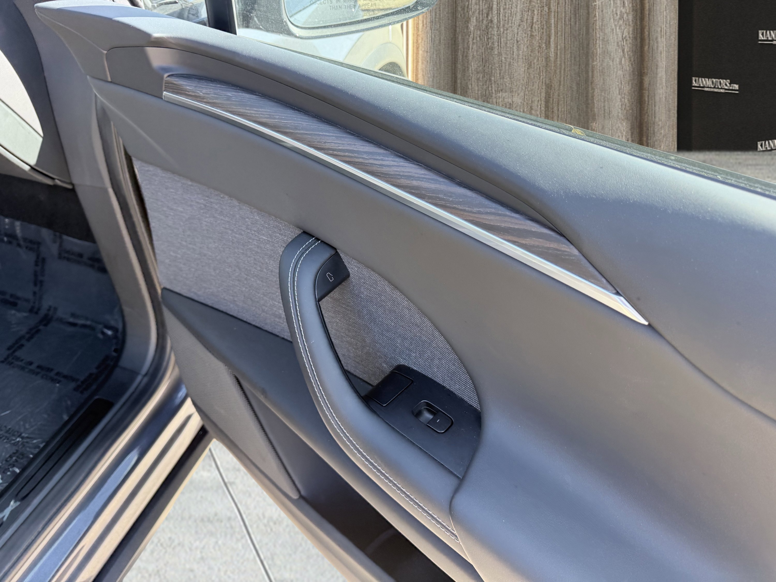 Used 2023 Tesla Model X image 44