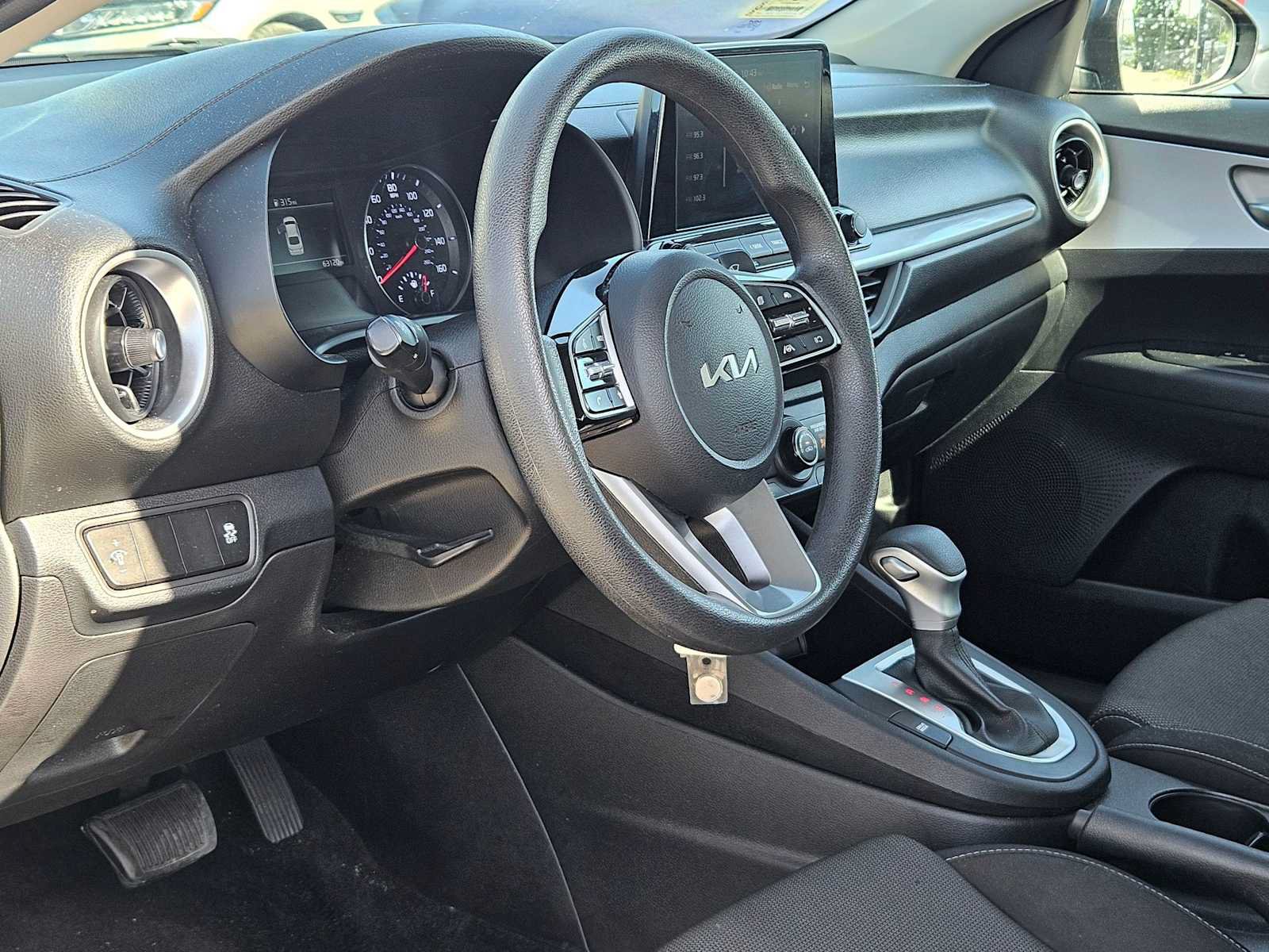 Certified 2024 Kia Forte LXS FWD image 2