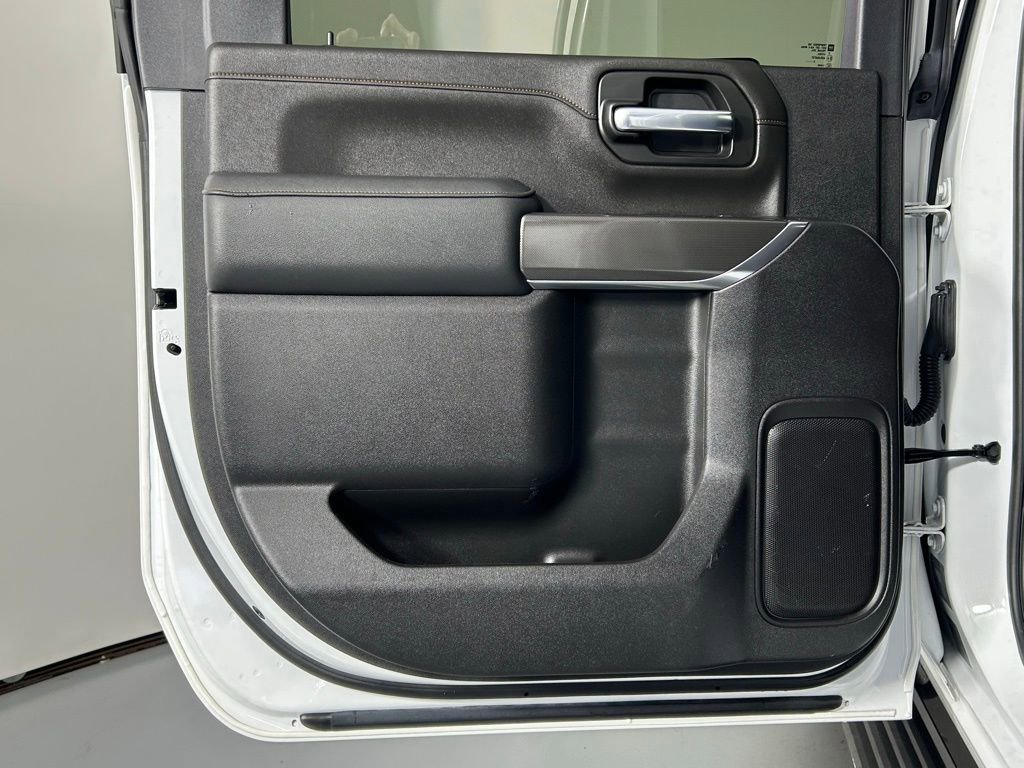 Used 2023 GMC Sierra 3500 AT4 image 16