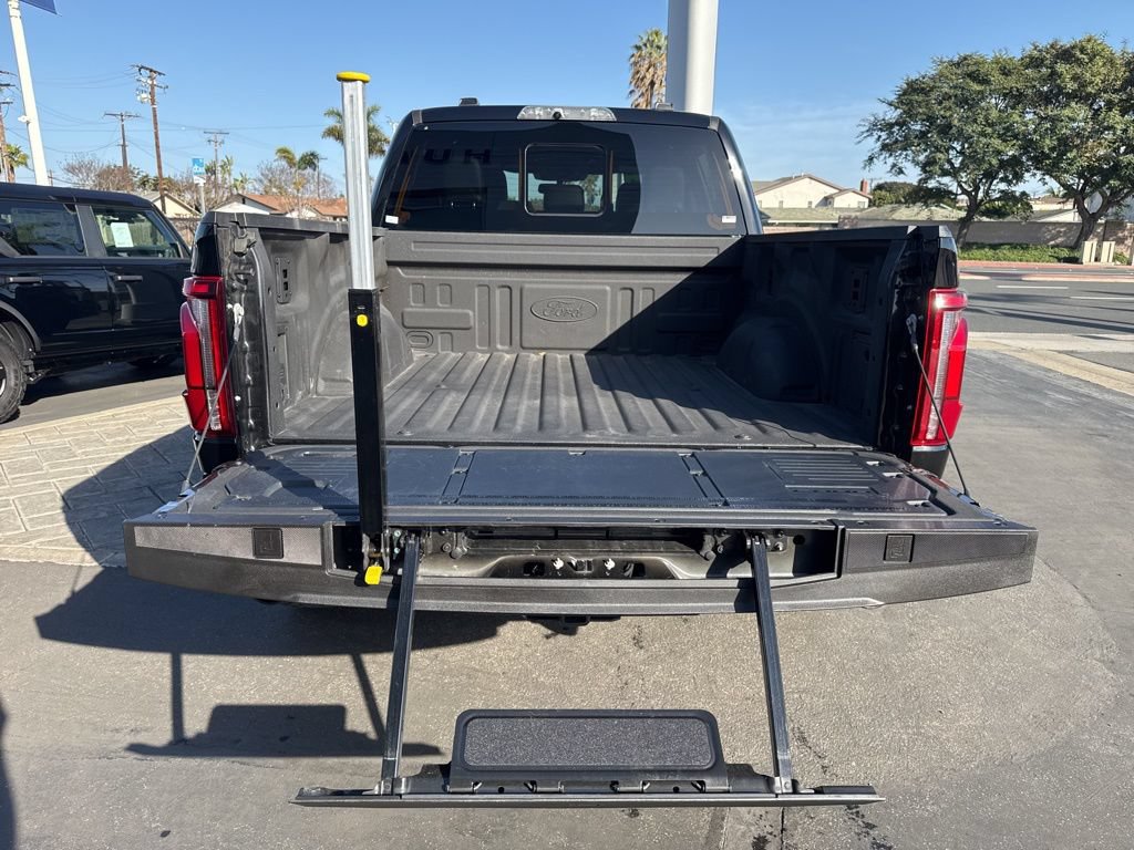 Used 2025 Ford F150 Raptor AWD/4WD image 7