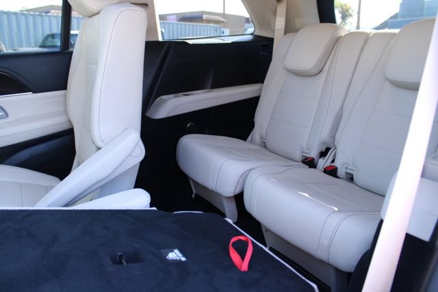 Used 2024 Mercedes-Benz GLS 450 4MATIC image 47