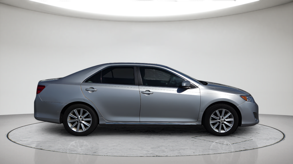 Used 2013 Toyota Camry XLE w/ Leather Pkg FWD image 15