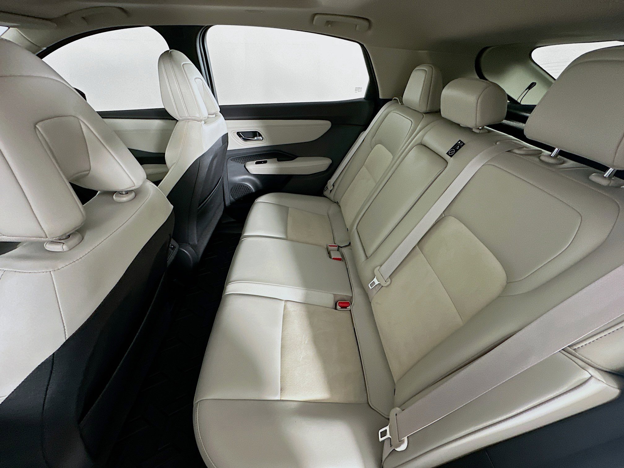 Used 2023 Nissan Ariya FWD image 29