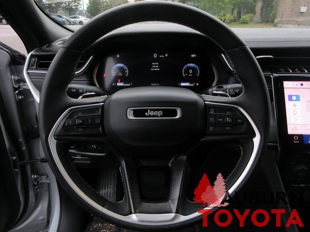 Used 2024 Jeep Grand Cherokee Limited image 15