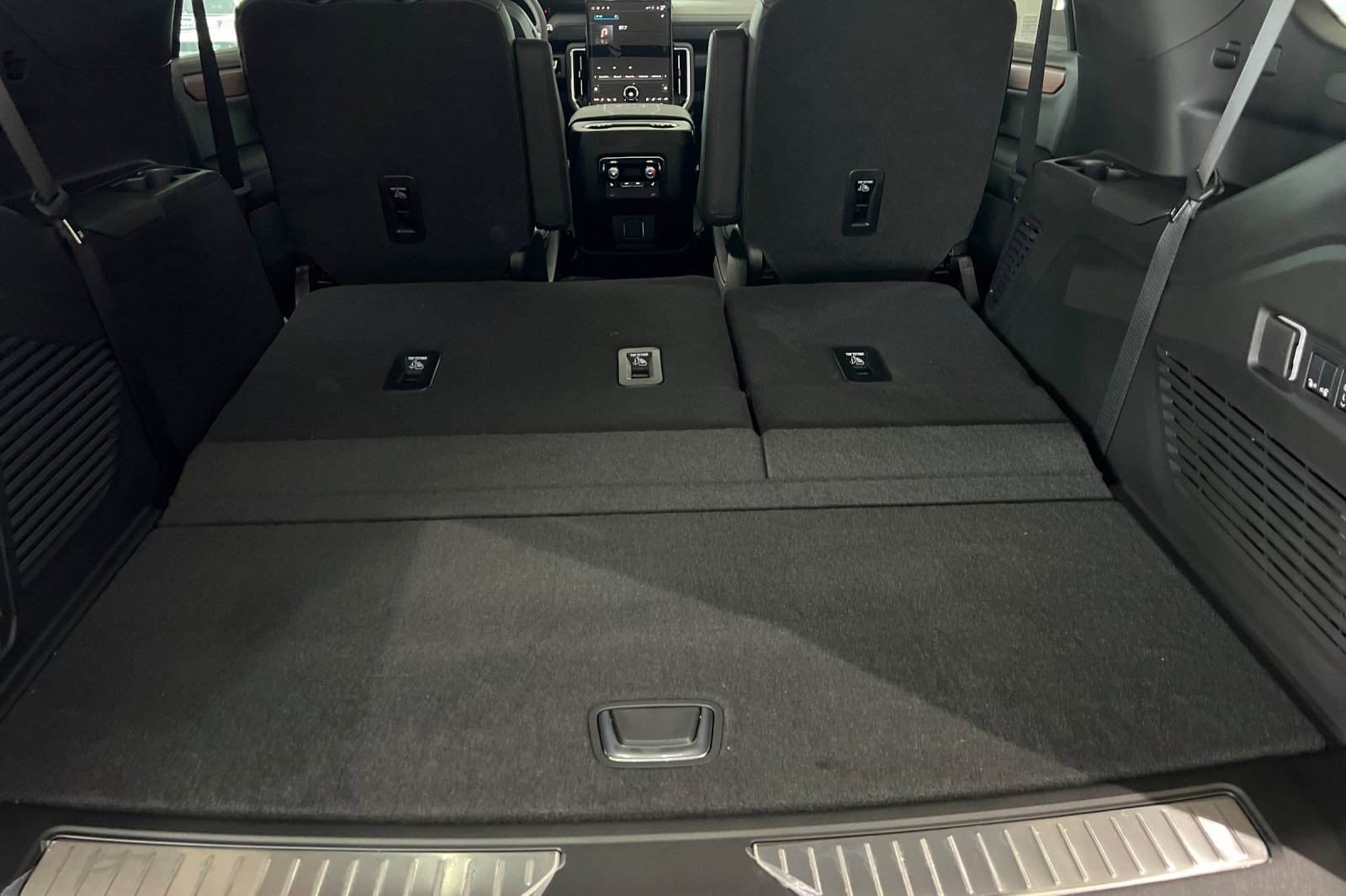 New 2026 GMC Yukon Denali w/ Sun & Power Step Package image 15