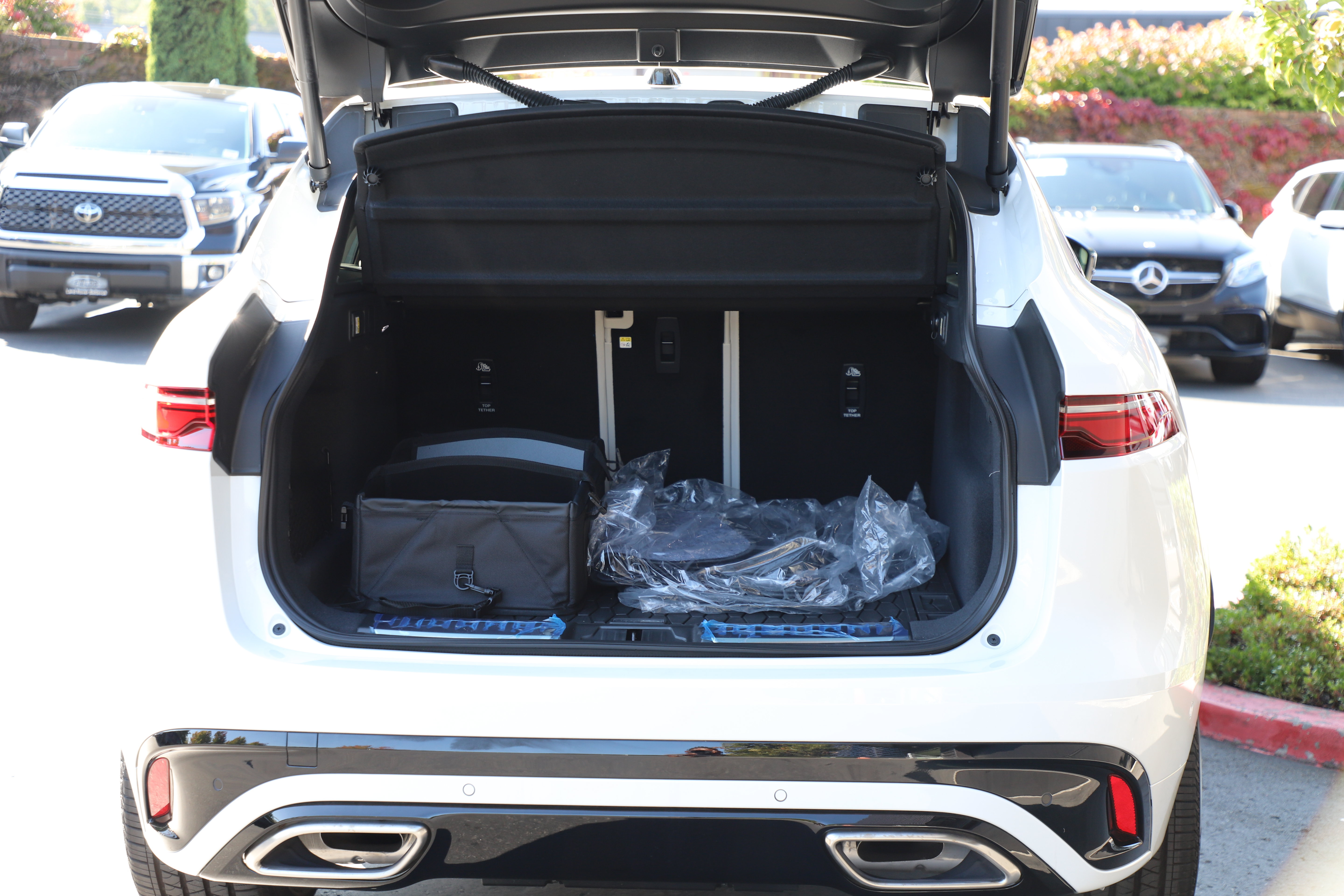 New 2026 Jaguar F-PACE R-Dynamic S AWD/4WD image 15