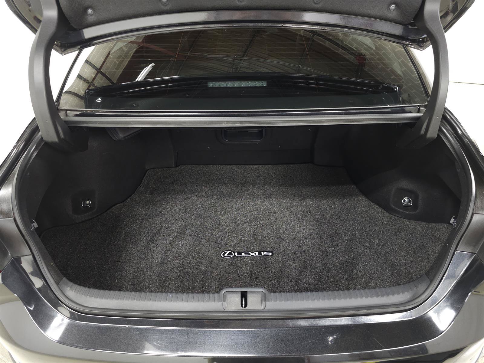 Used 2024 Lexus ES 300h w/ Premium Package FWD image 7