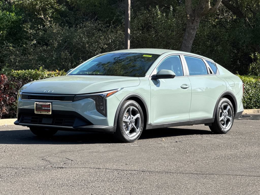 Used 2025 Kia K4 FWD image 9