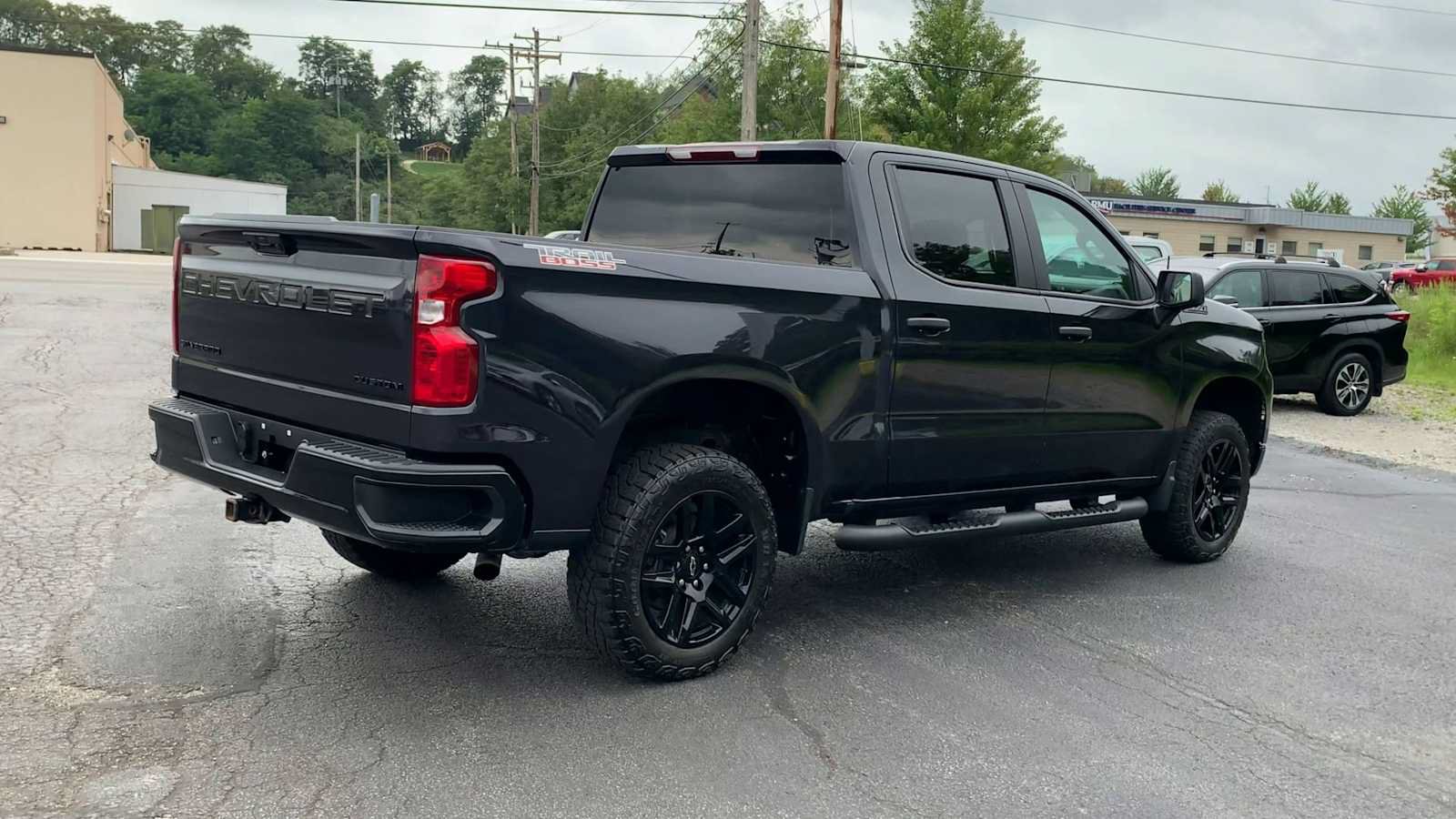 Certified 2023 Chevrolet Silverado 1500 Custom Trail Boss w/ LPO, Dark Essentials Package AWD/4WD image 8