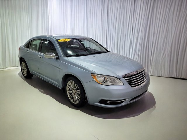 Used 2013 Chrysler 200 Limited image 2