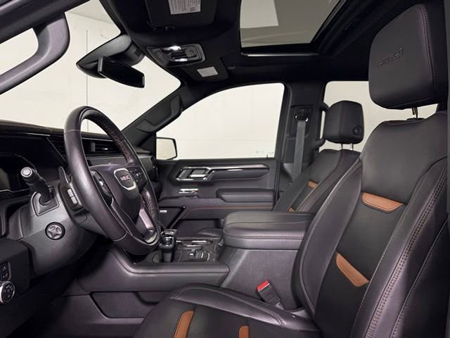 Used 2023 GMC Sierra 1500 AT4 w/ AT4 Premium Package AWD/4WD image 5