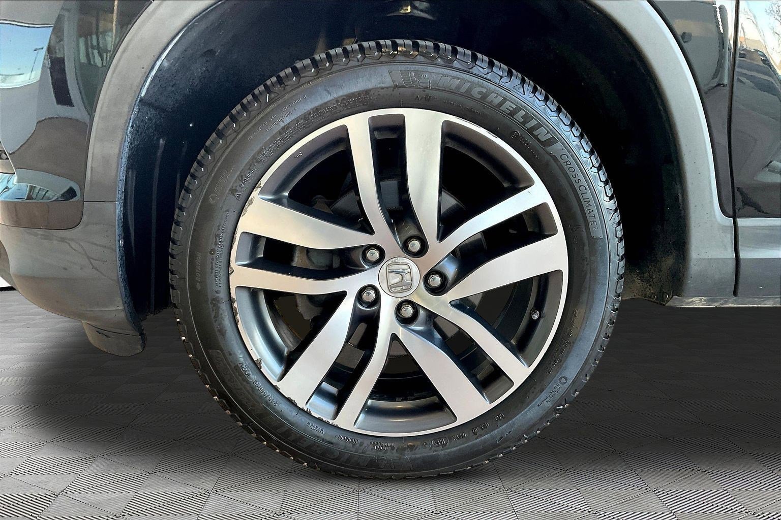 Used 2017 Honda Pilot Elite image 33