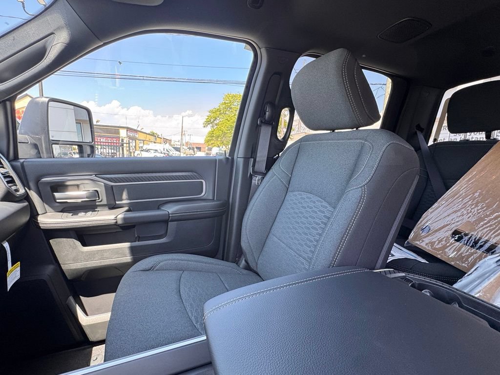 New 2026 RAM 2500 Big Horn AWD/4WD image 15