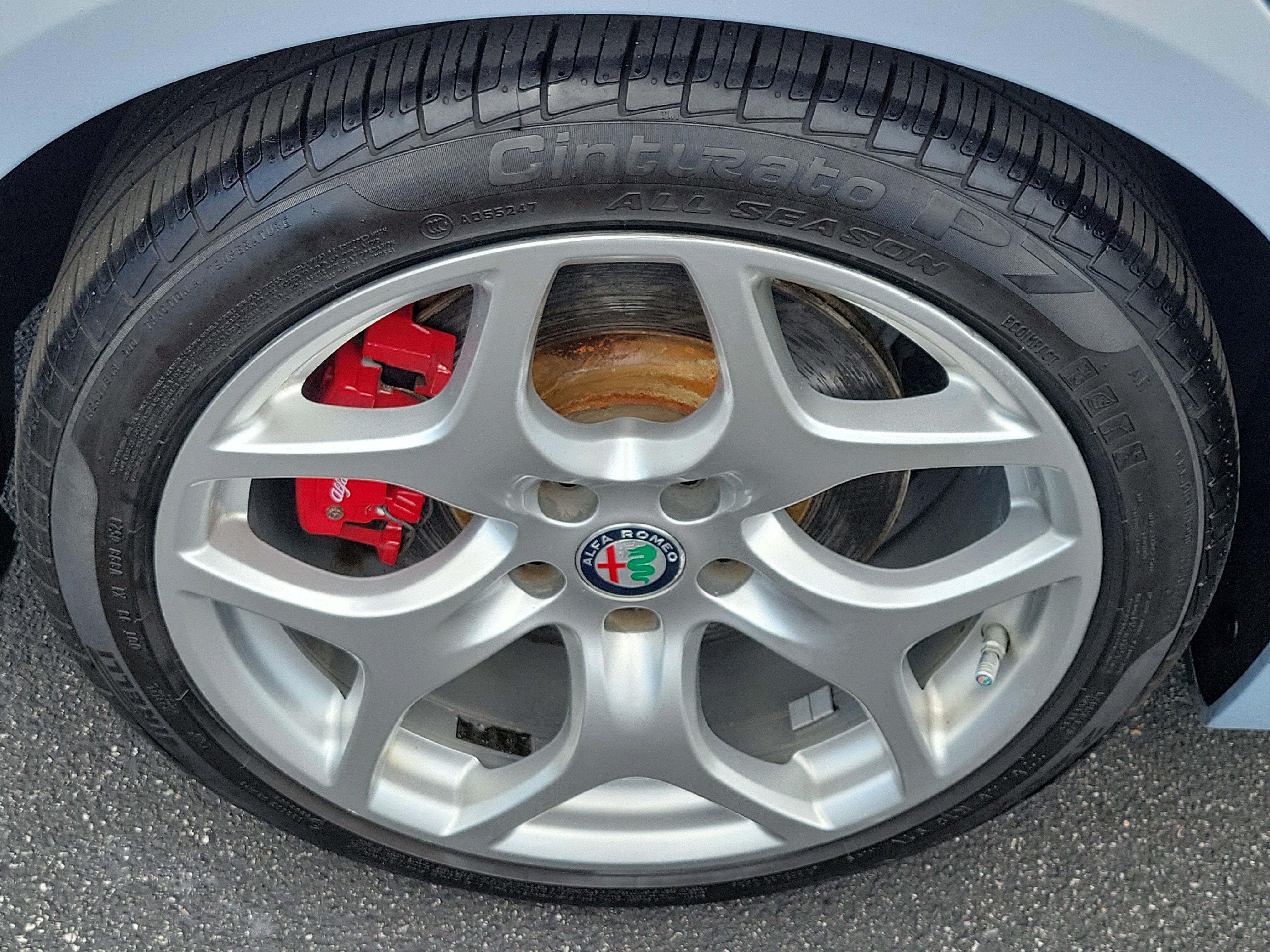 Used 2020 Alfa Romeo Giulia Ti w/ Active Blind Spot Package image 10