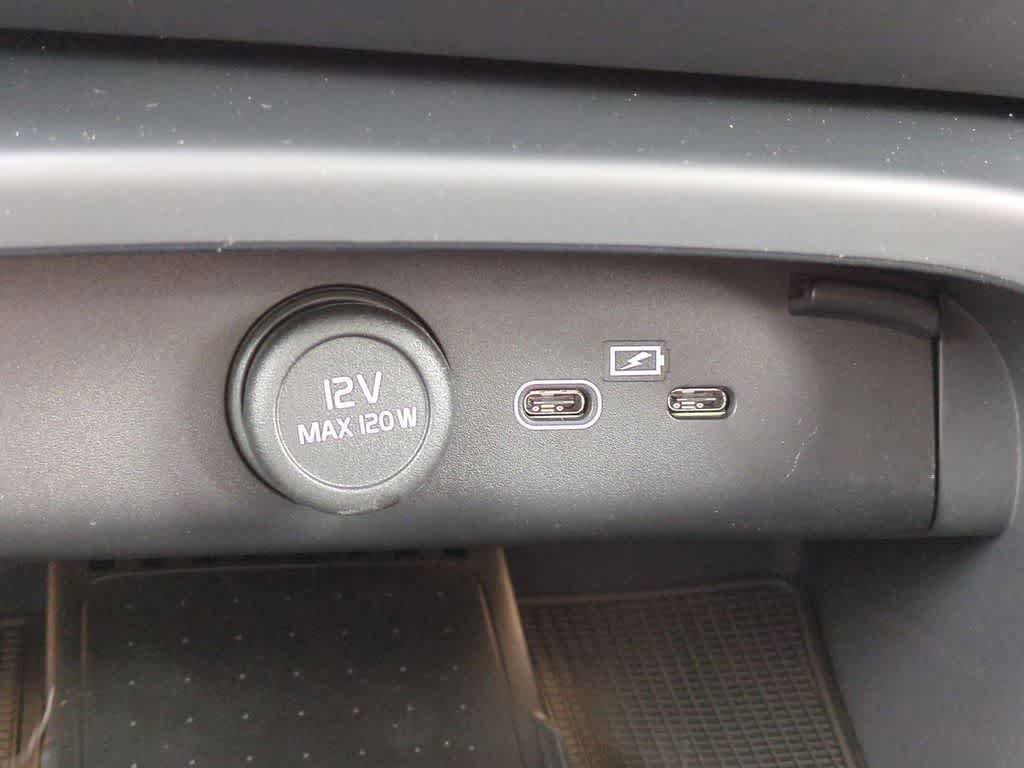 New 2026 Volvo XC40 B5 Ultra w/ Protection Package Premier AWD/4WD image 31