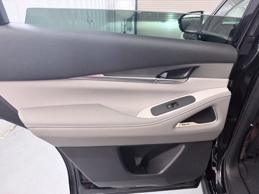 New 2027 INFINITI QX60 Luxe w/ Cargo Package FWD image 38