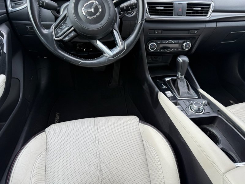Used 2017 MAZDA MAZDA3 Grand Touring FWD image 16