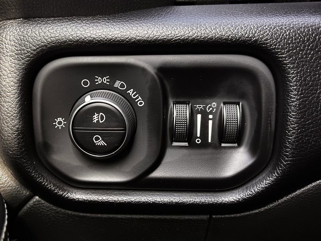 Used 2026 RAM 2500 Laramie image 27