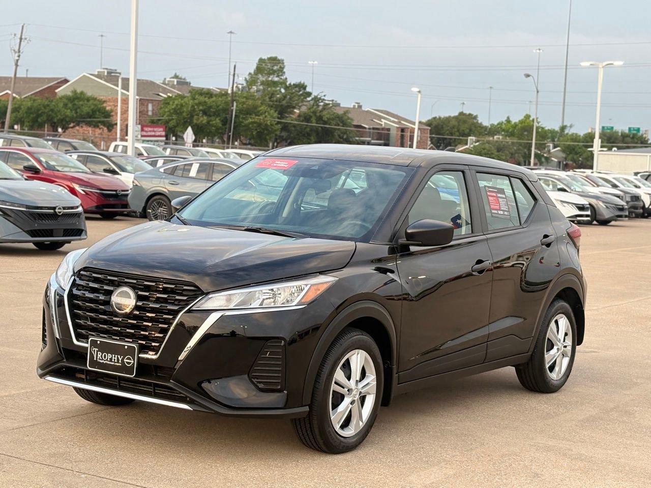 Certified 2025 Nissan Kicks Play S FWD image 3