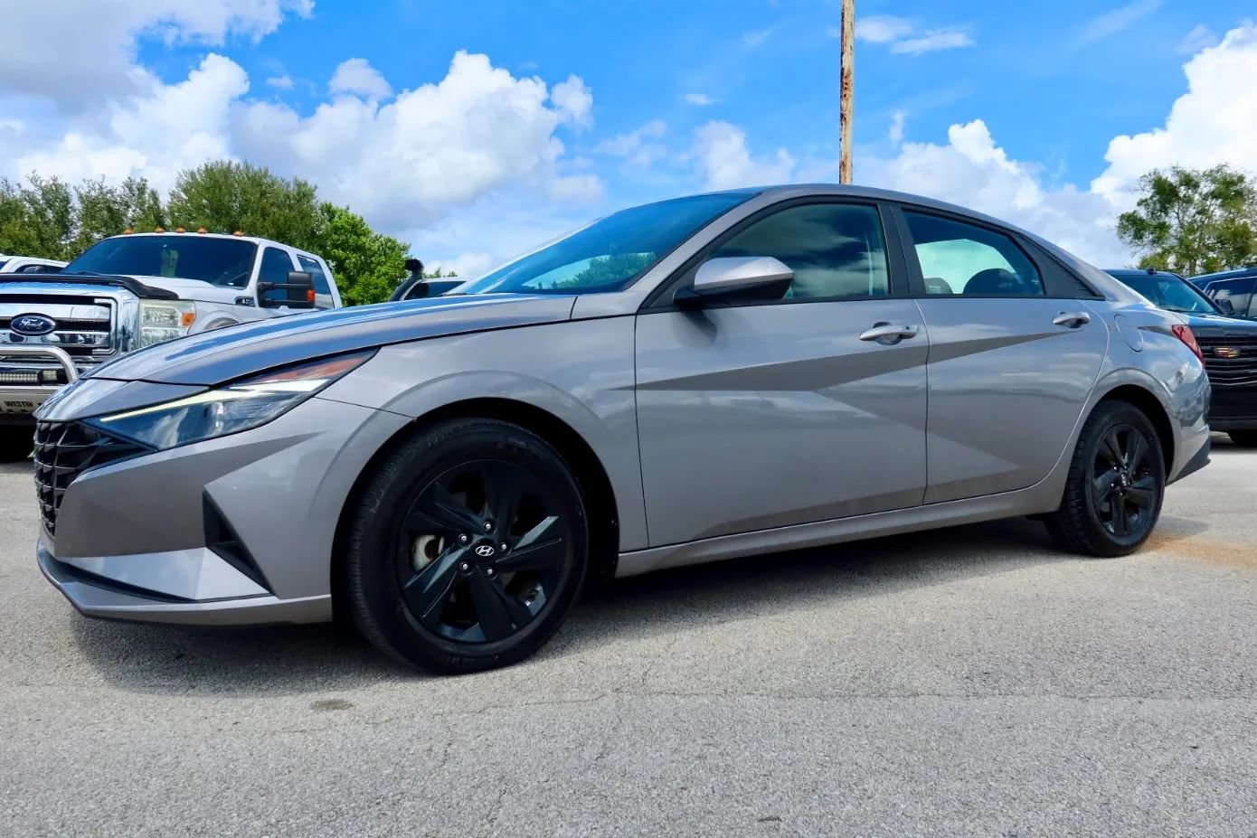 Used 2023 Hyundai Elantra SEL FWD image 5