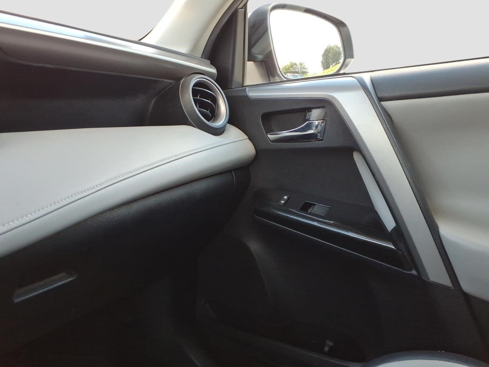 Used 2017 Toyota RAV4 Limited AWD/4WD image 22