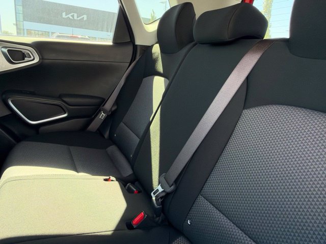 Certified 2025 Kia Soul LX w/ LX Technology Package FWD image 27