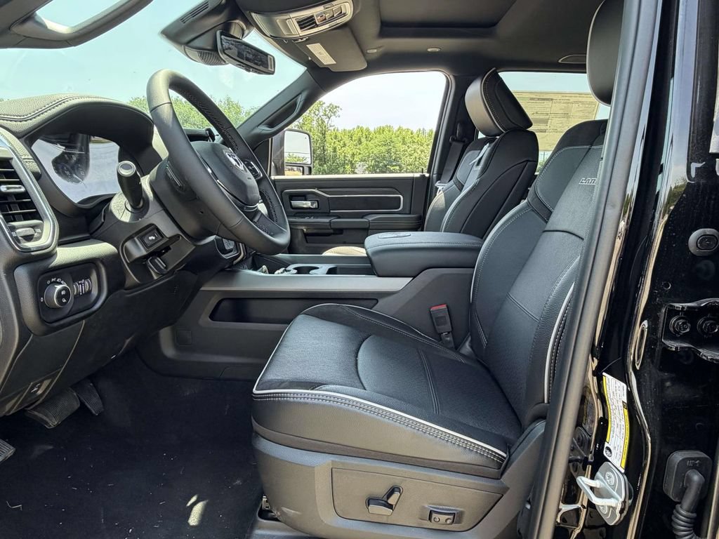 New 2026 RAM 2500 Laramie w/ Night Edition AWD/4WD image 15