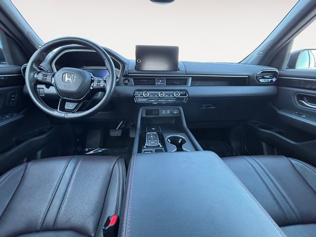 Used 2025 Honda Pilot Black Edition image 10