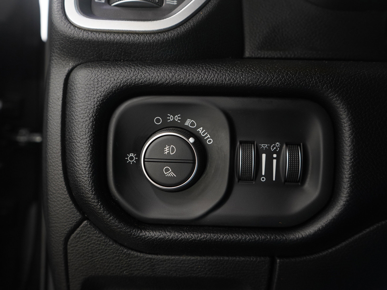 Used 2019 RAM 1500 Big Horn image 24