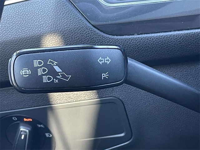 Used 2022 Volkswagen Tiguan SE image 33