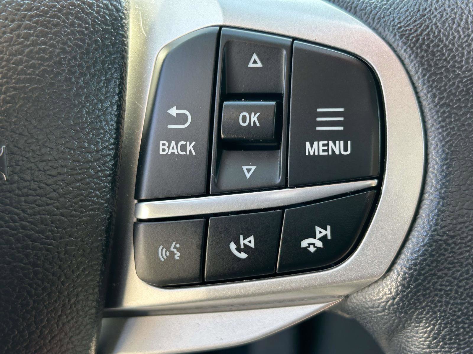 Used 2023 Ford Explorer XLT AWD/4WD image 23