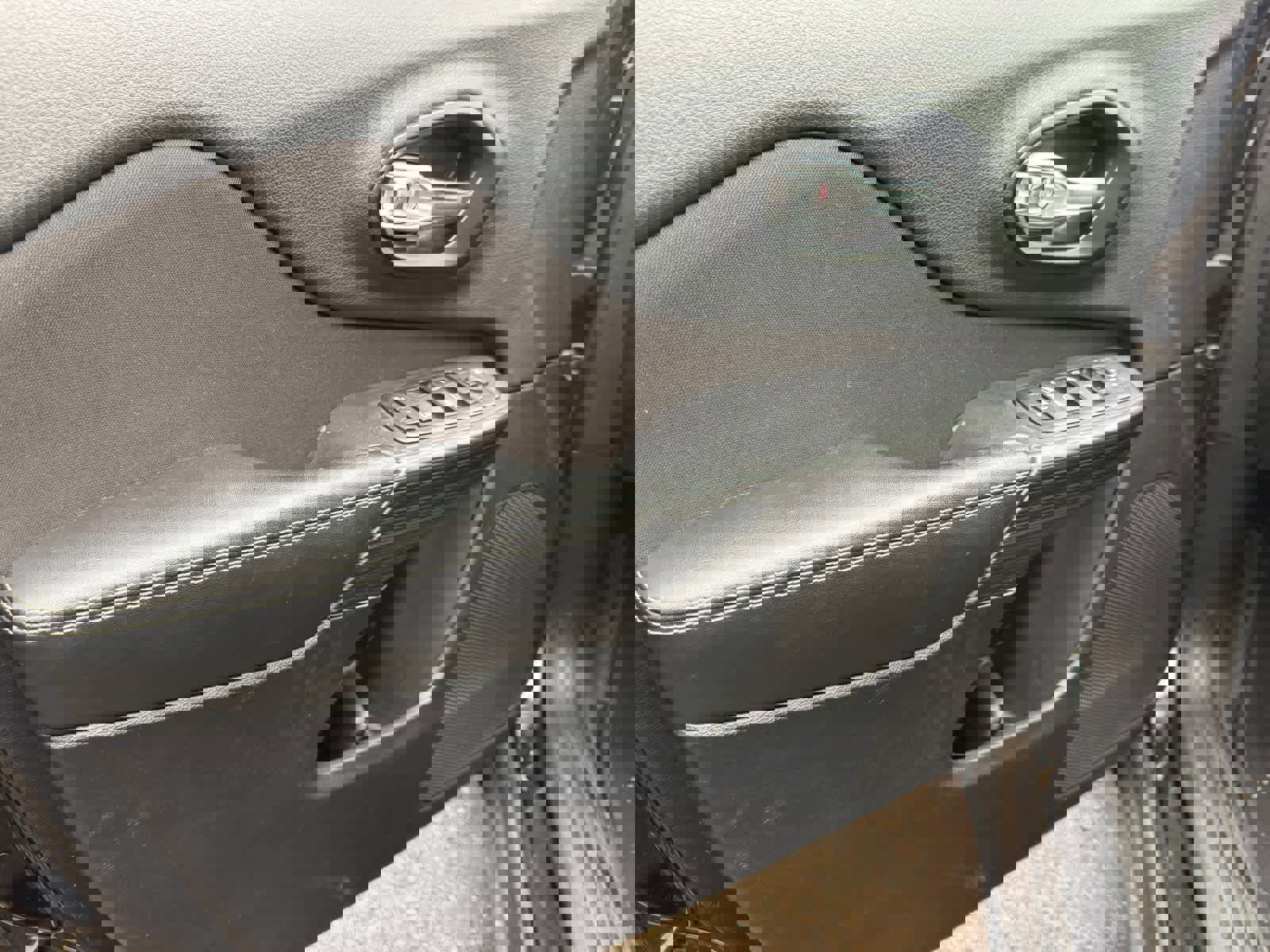 Used 2016 Jeep Cherokee Sport image 12