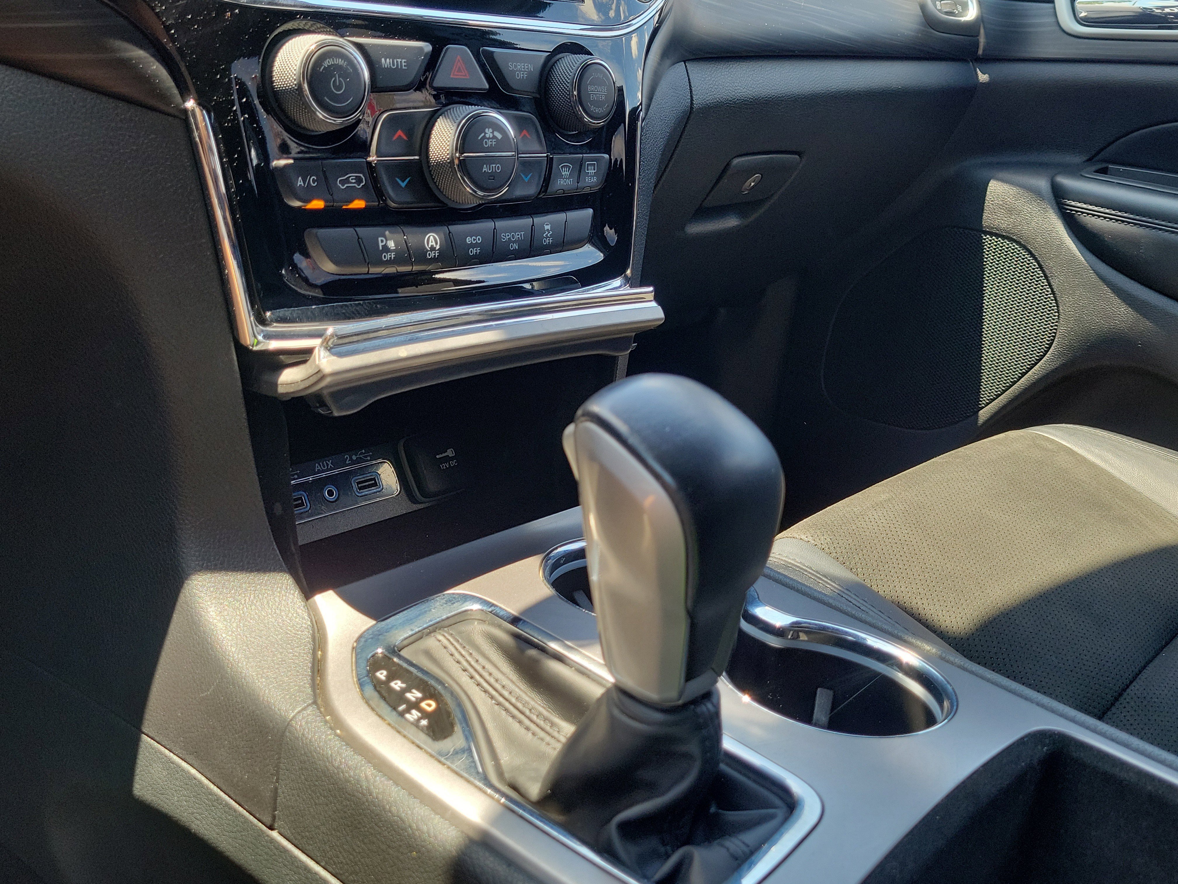 Used 2020 Jeep Grand Cherokee Altitude AWD/4WD image 29